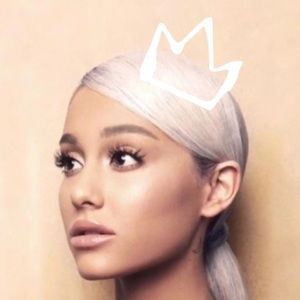 Meet your Posher, Elizabeth.🌸